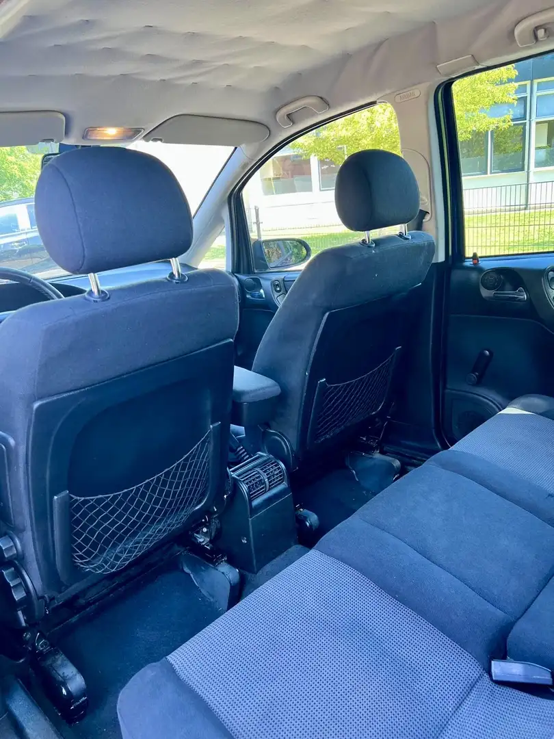 Opel Zafira 1.8 16v nieuw APK - 2