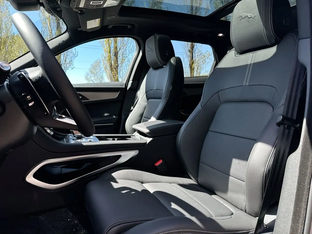 Jaguar F-Pace снимка Jaguar F-Pace