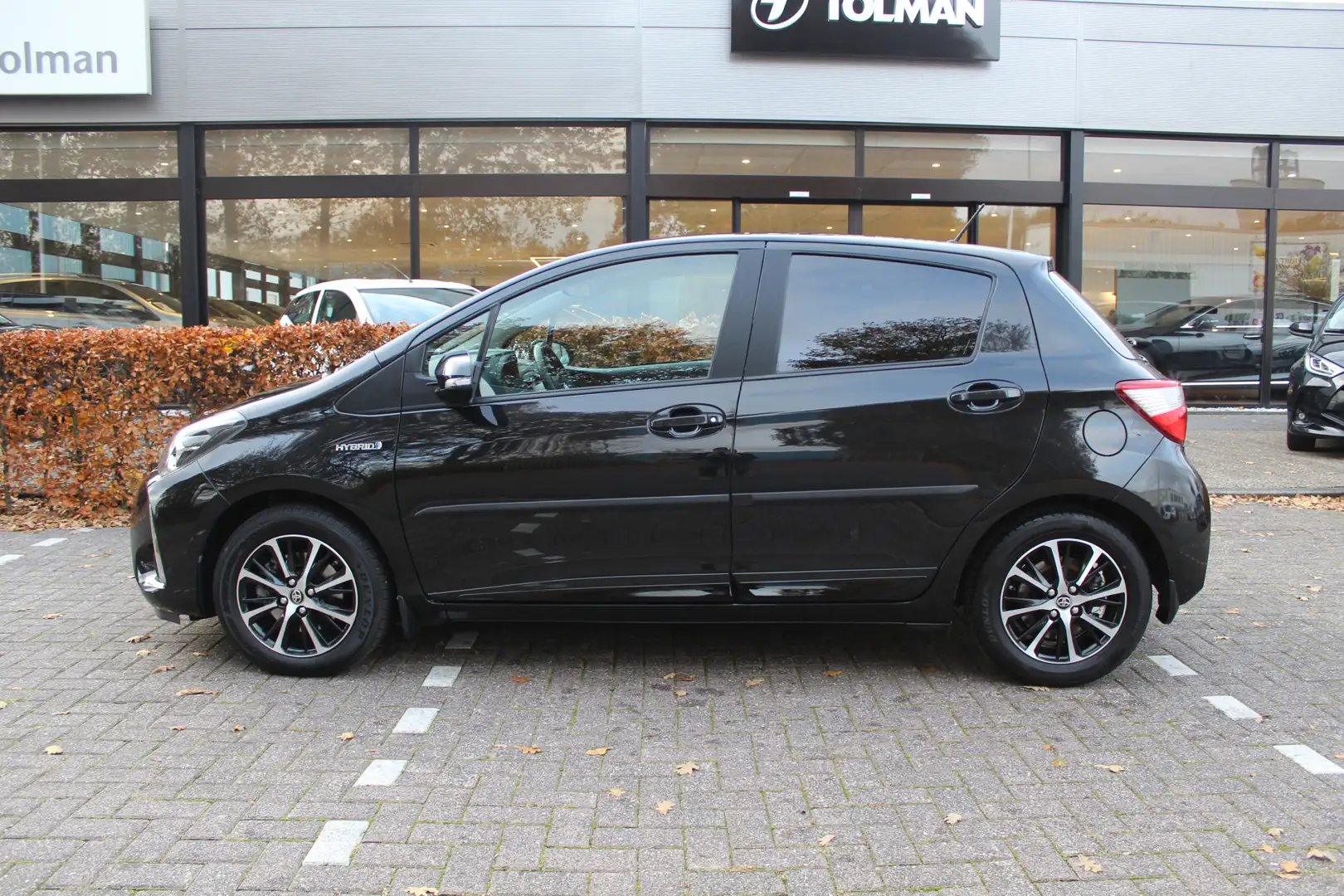 Toyota Yaris 1.5 Hybrid Aspiration | Rijklaar | 'Trekhaak' | St Noir - 2