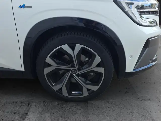 Renault Austral view 5
