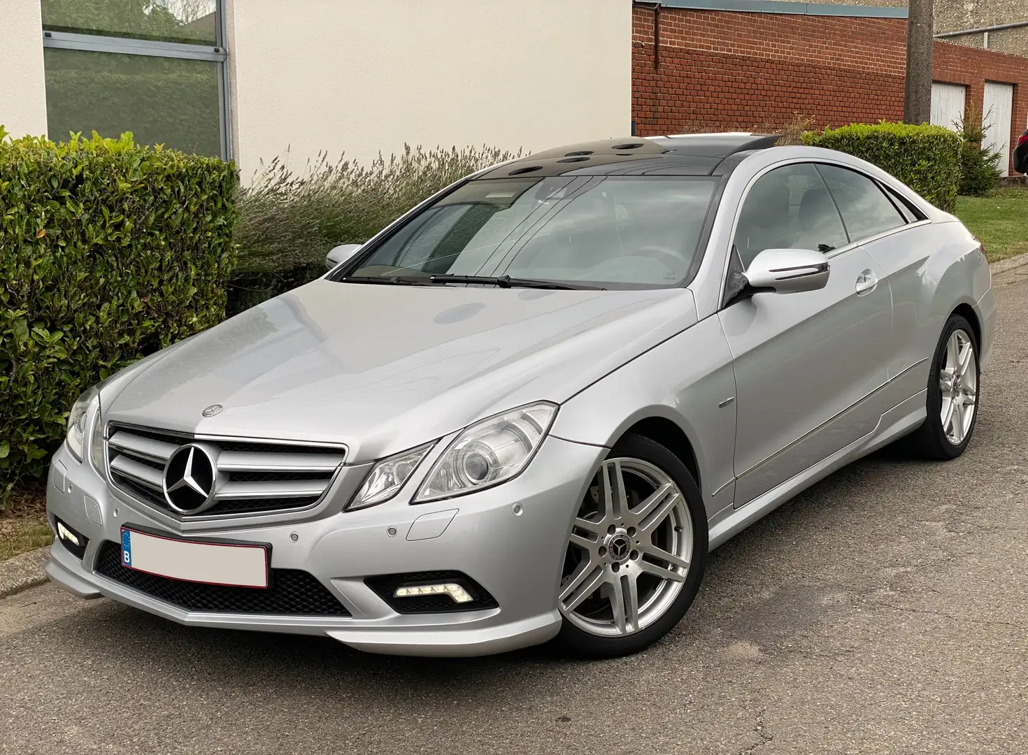 Mercedes-Benz E 250 Coupé CDi BE Pack AMG Ezüst - 1