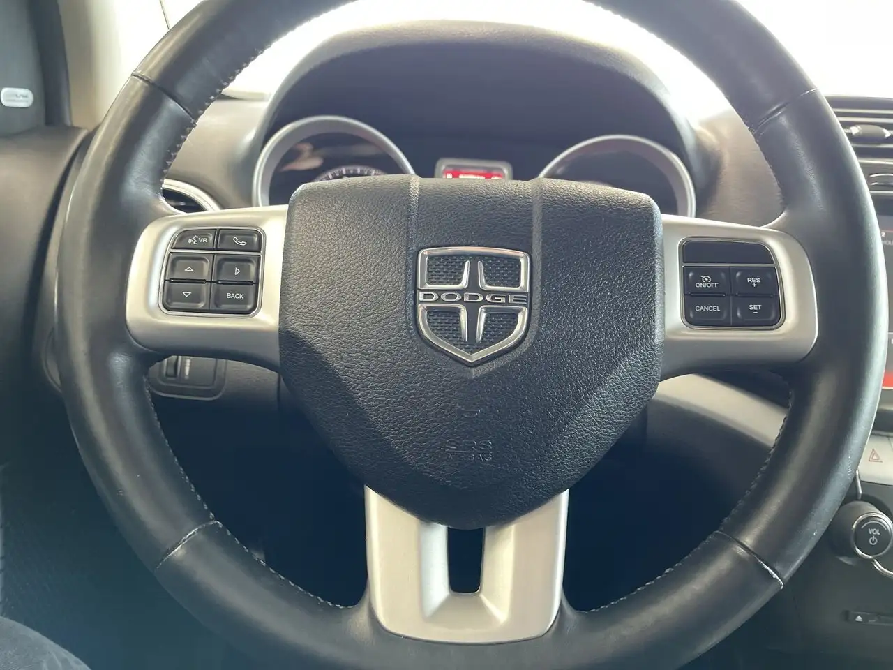 Dodge Journey снимка Dodge Journey