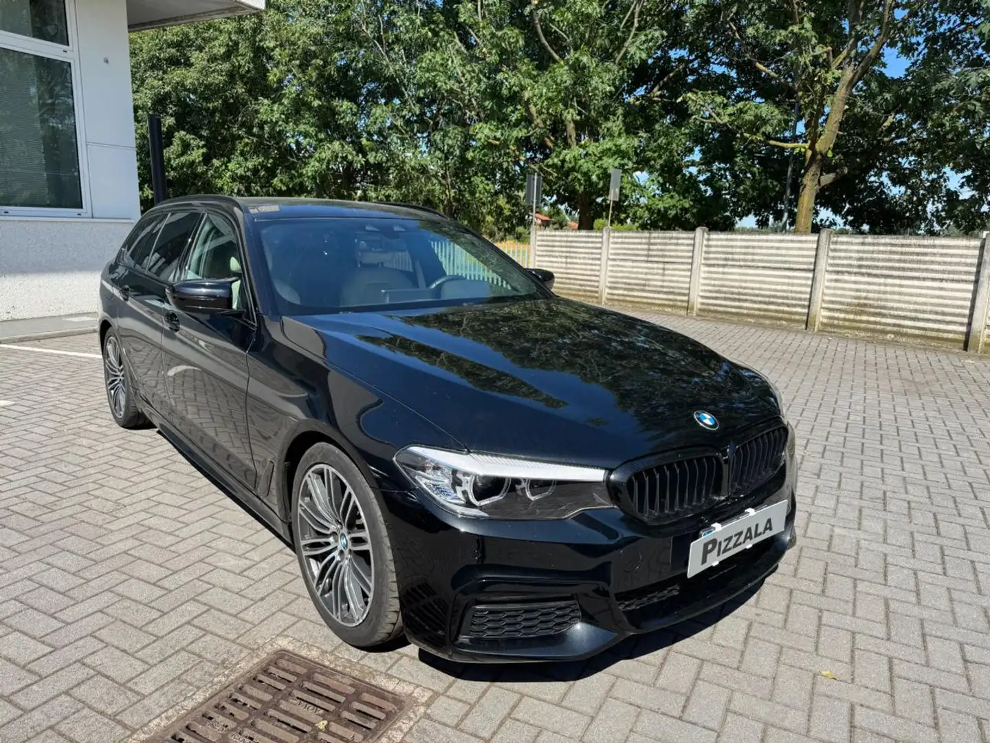 BMW 530 d xDrive 249CV Touring Msport Nero - 2