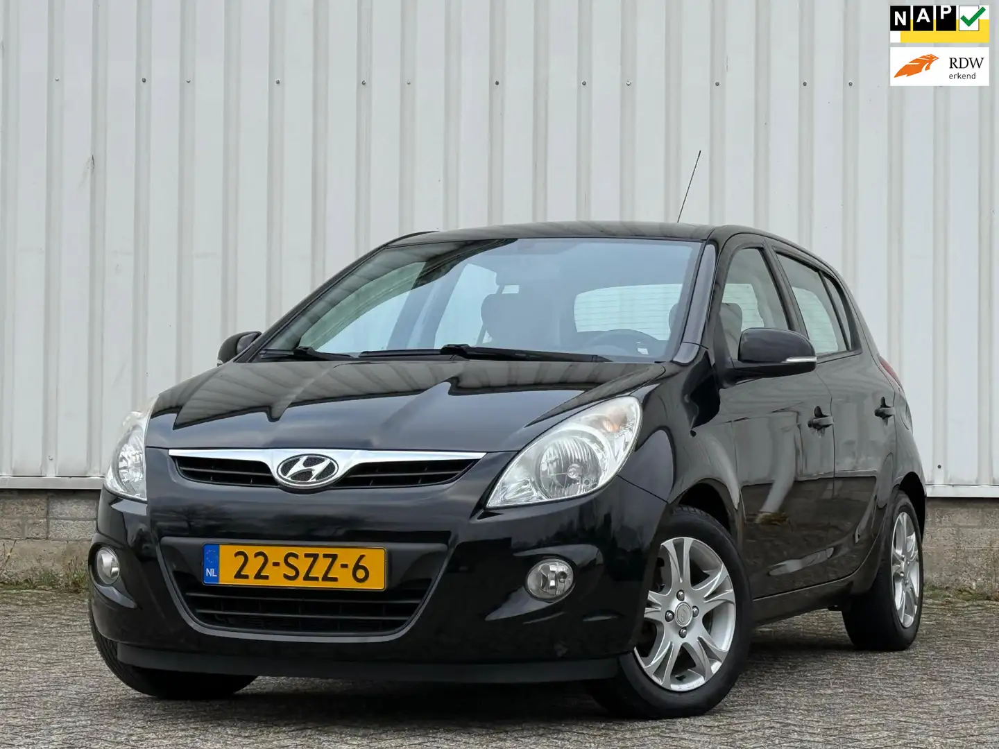 Hyundai i20 1.2i i-Motion 2e Eigenaar,AfnmTrekhaak,Airco,Cruis Negro - 1