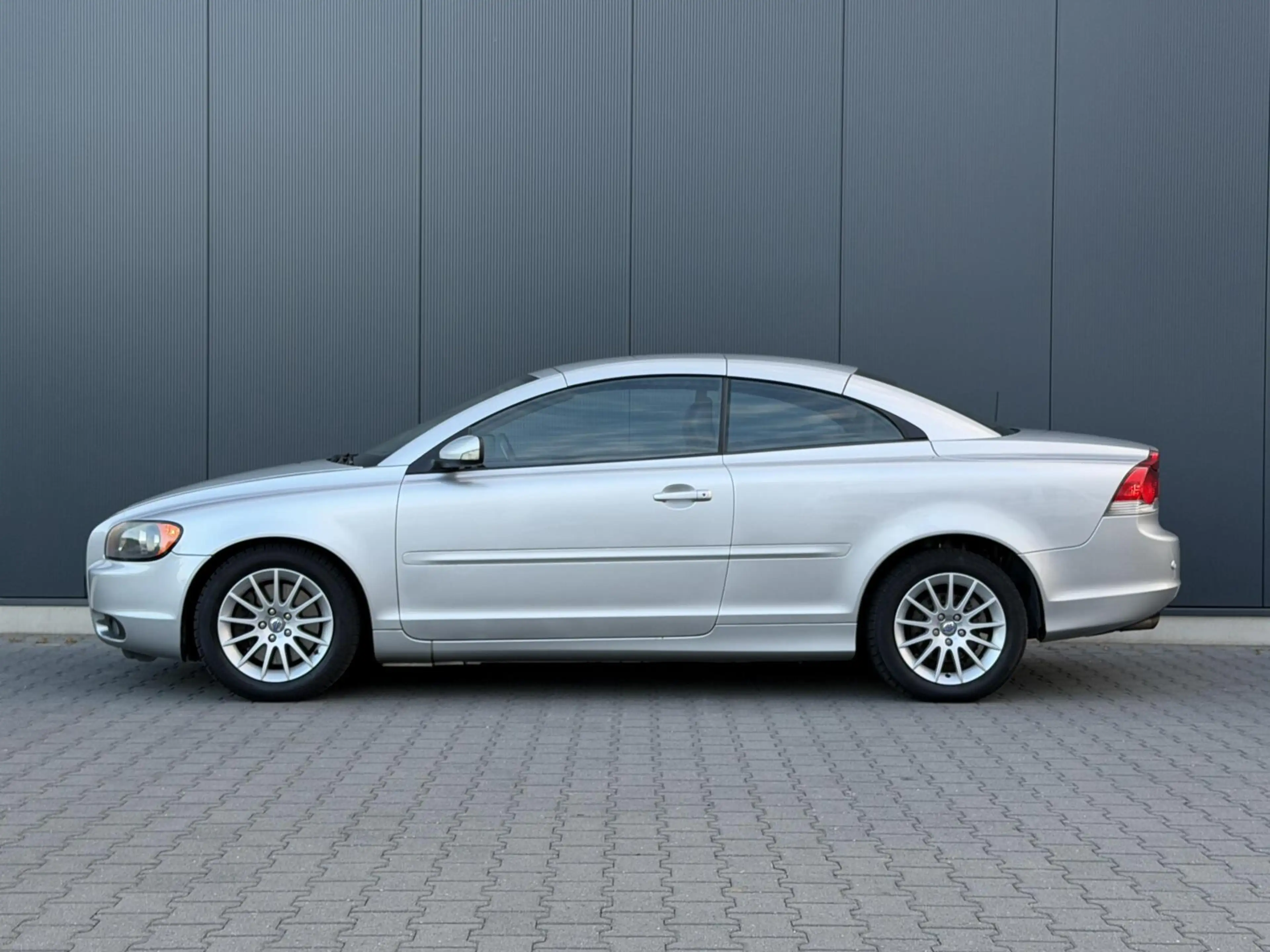Volvo C70 Convertible 2.5 T5 Summum Leder - Dynaudio - 3e Ei — photo 9