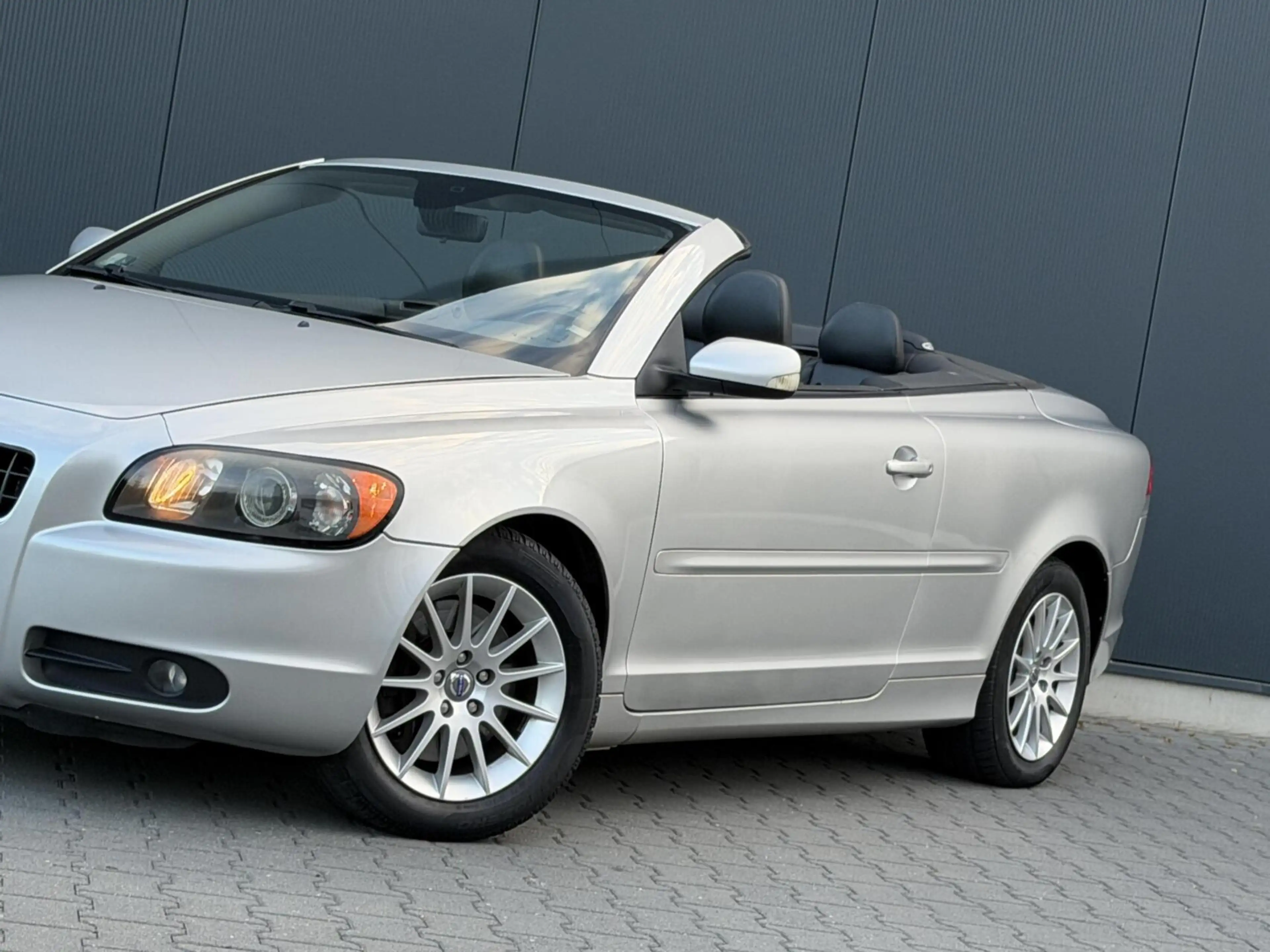 Volvo C70 Convertible 2.5 T5 Summum Leder - Dynaudio - 3e Ei — photo 6