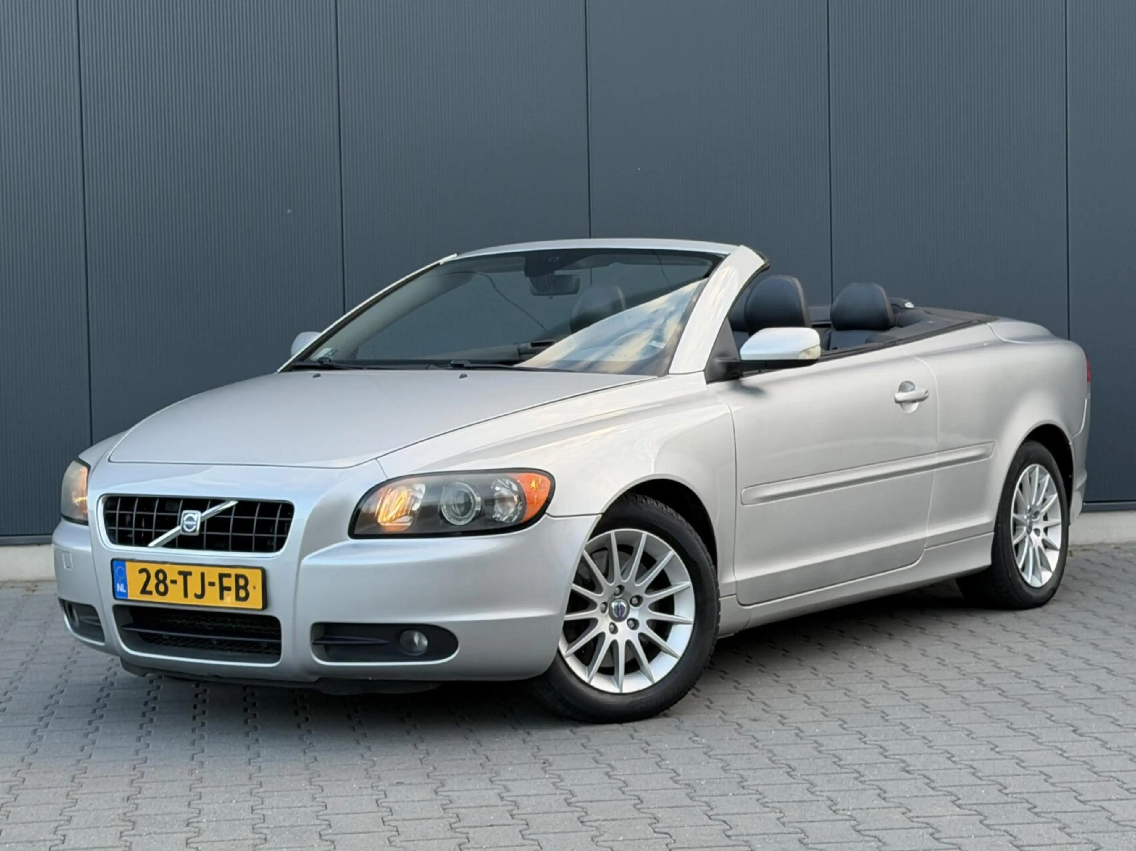 Volvo C70 Convertible 2.5 T5 Summum Leder - Dynaudio - 3e Ei
