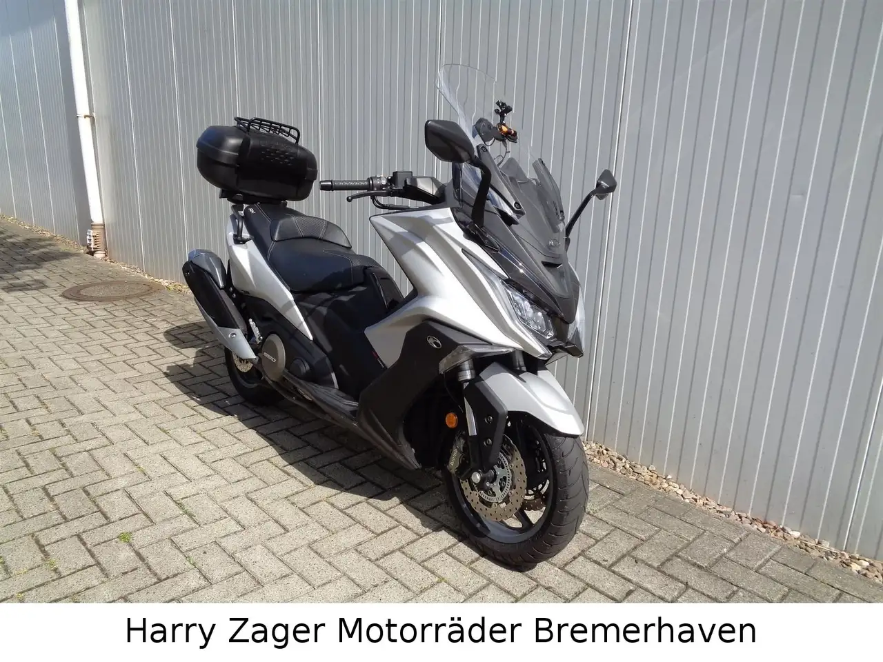 Kymco AK 550