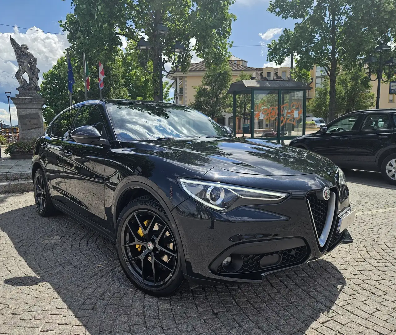 Alfa Romeo Stelvio Stelvio 2020 2.2 t Sprint Q4 190cv/TOTAL BLACK/20! Zwart - 1