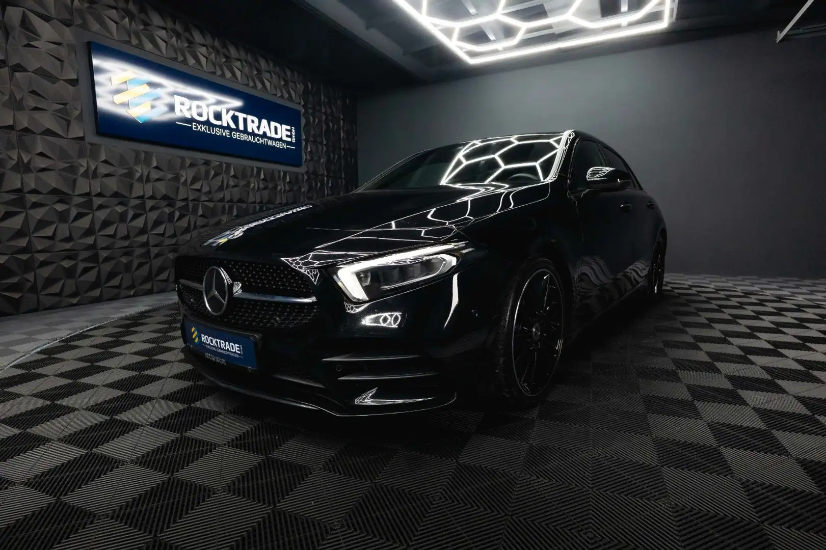 Mercedes-Benz A 250 AMG Line Night-Paket *ACC*Head Up*DAB*19%* Noir - 2