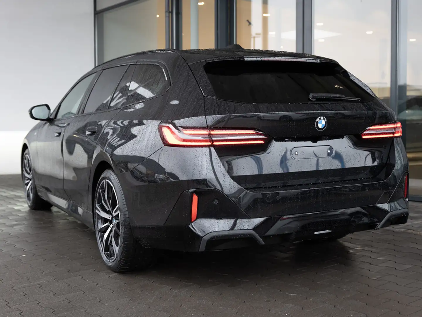 BMW 520 d Touring xDrive M-Sport 360° LED HUD AHK Schwarz - 2