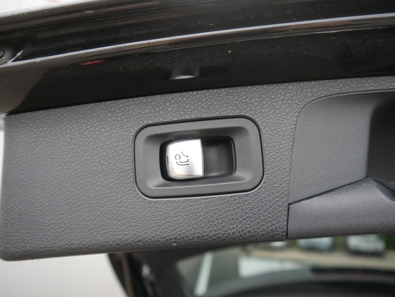 Mercedes-Benz E 400 d T 4Matic AMG-Line DISTR/PANO/360/AHK/STHZ — photo 14