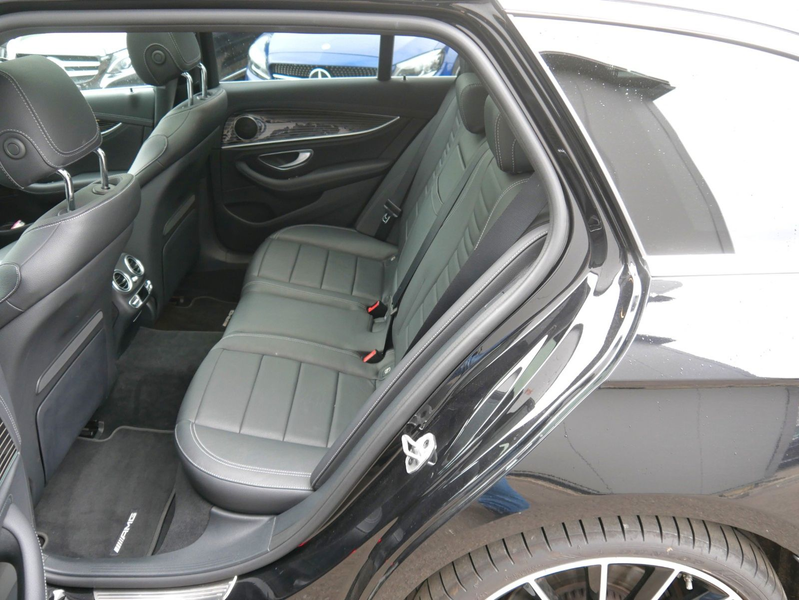 Mercedes-Benz E 400 d T 4Matic AMG-Line DISTR/PANO/360/AHK/STHZ — photo 9