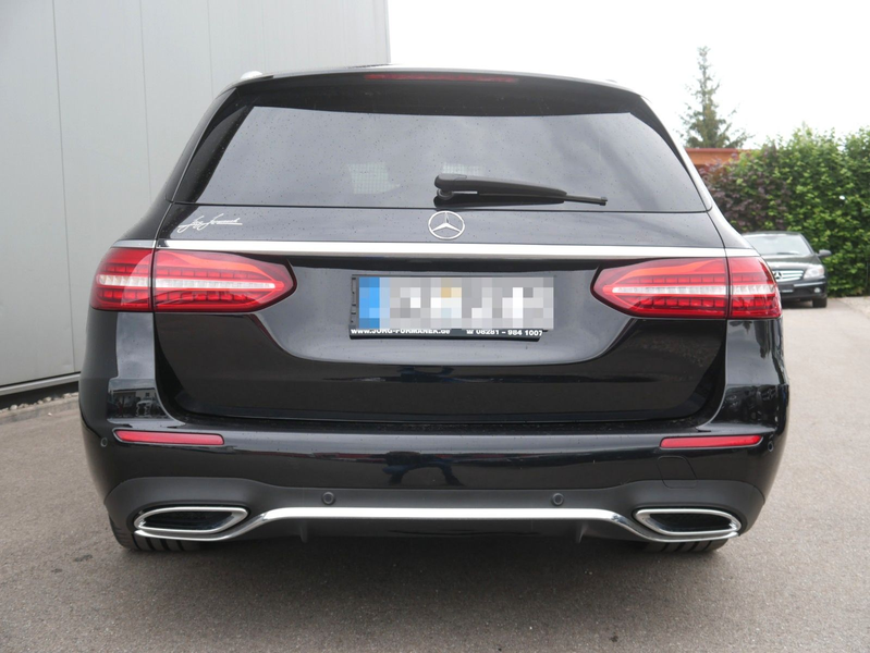 Mercedes-Benz E 400 d T 4Matic AMG-Line DISTR/PANO/360/AHK/STHZ — photo 3