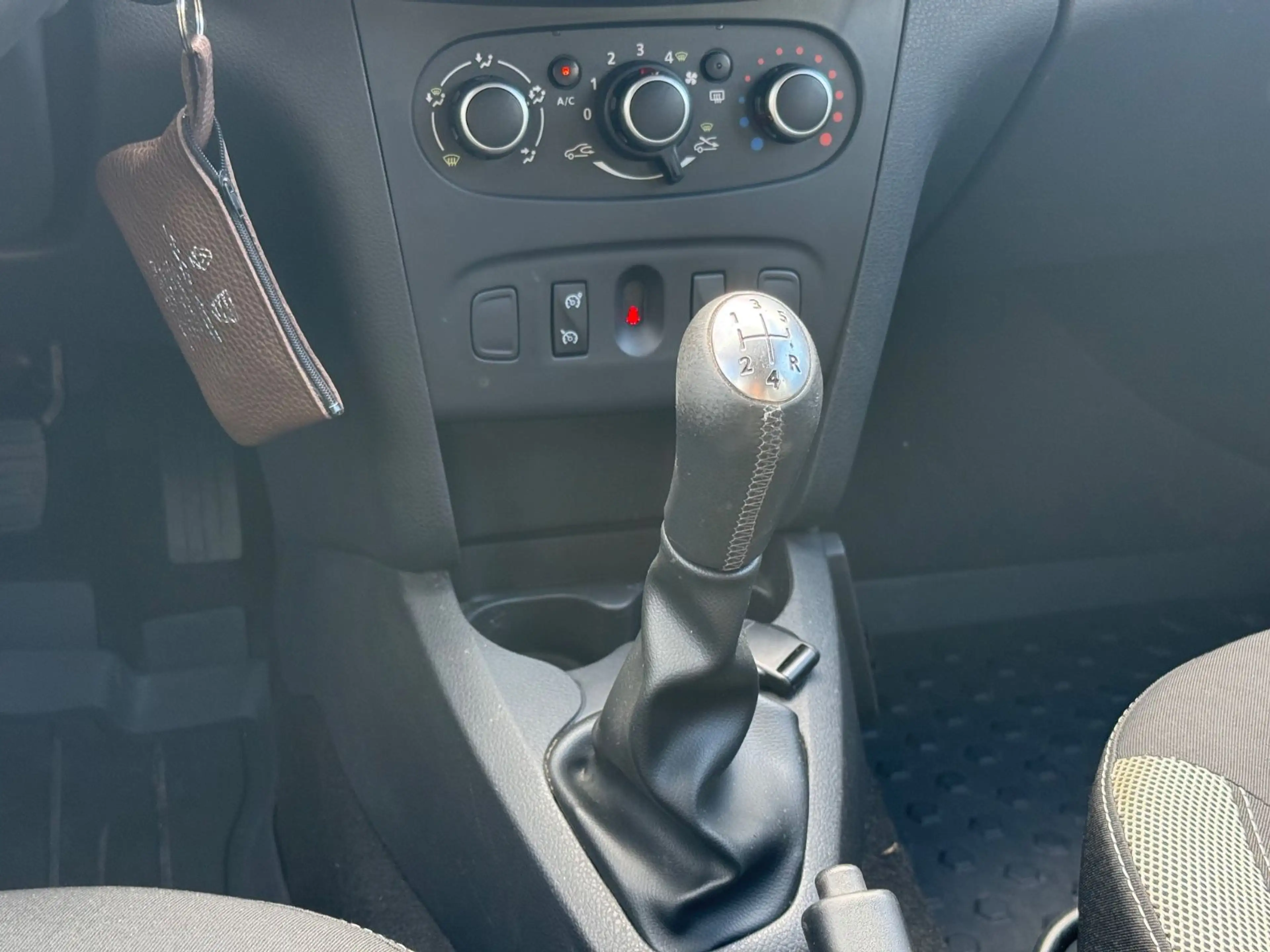 Dacia Logan MCV II Kombi Stepway Navi Klima RFK Tempo — photo 12