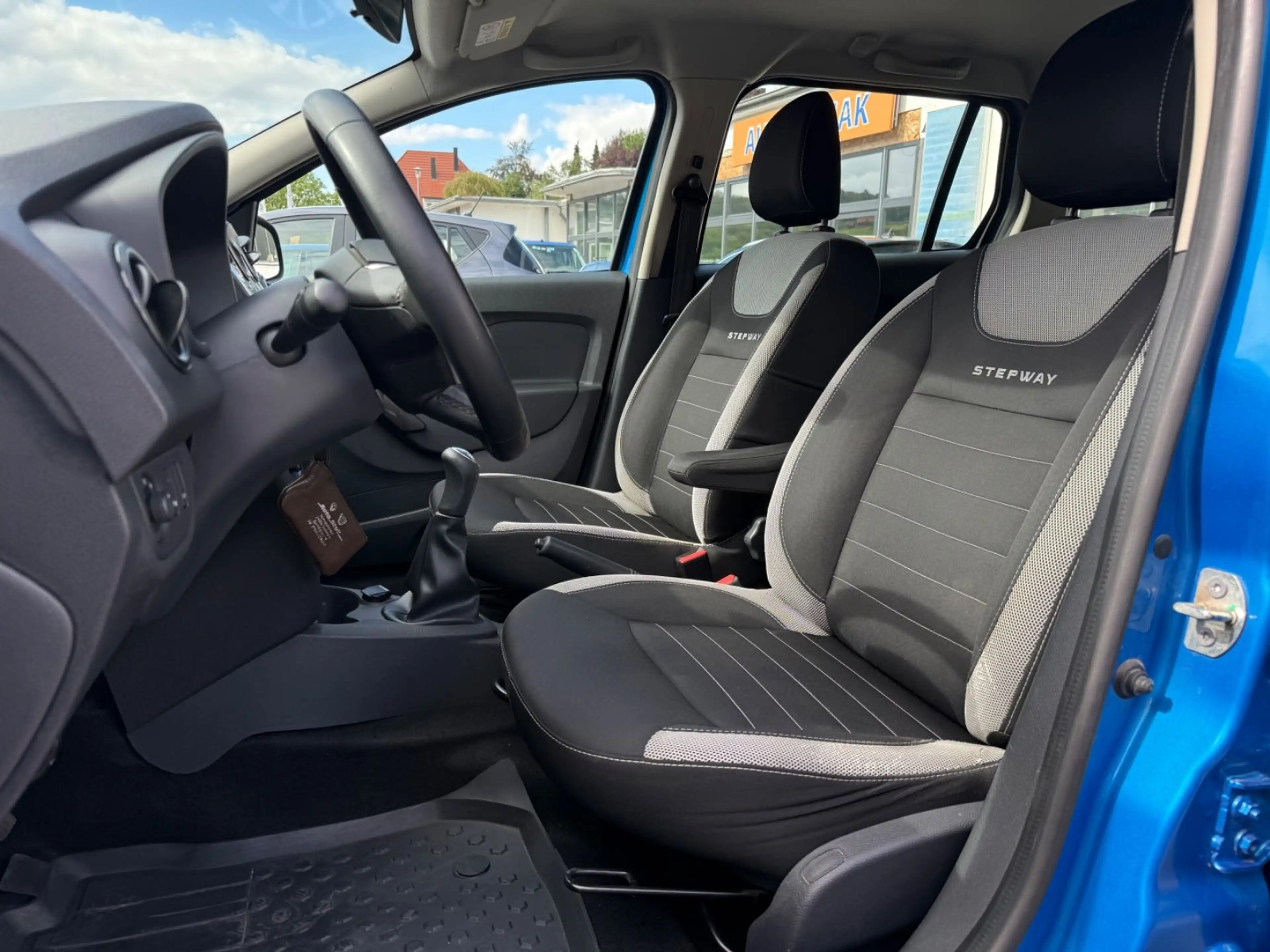 Dacia Logan MCV II Kombi Stepway Navi Klima RFK Tempo — photo 9