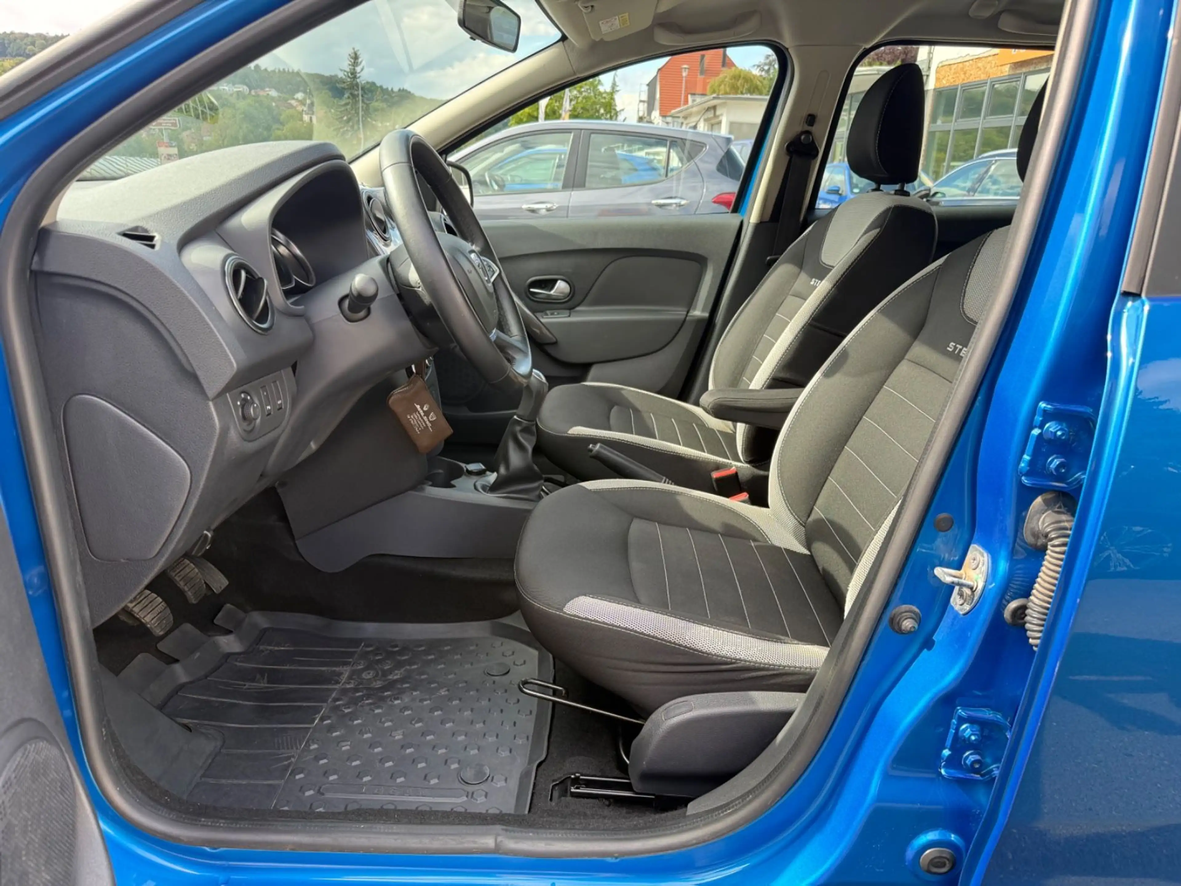 Dacia Logan MCV II Kombi Stepway Navi Klima RFK Tempo — photo 8