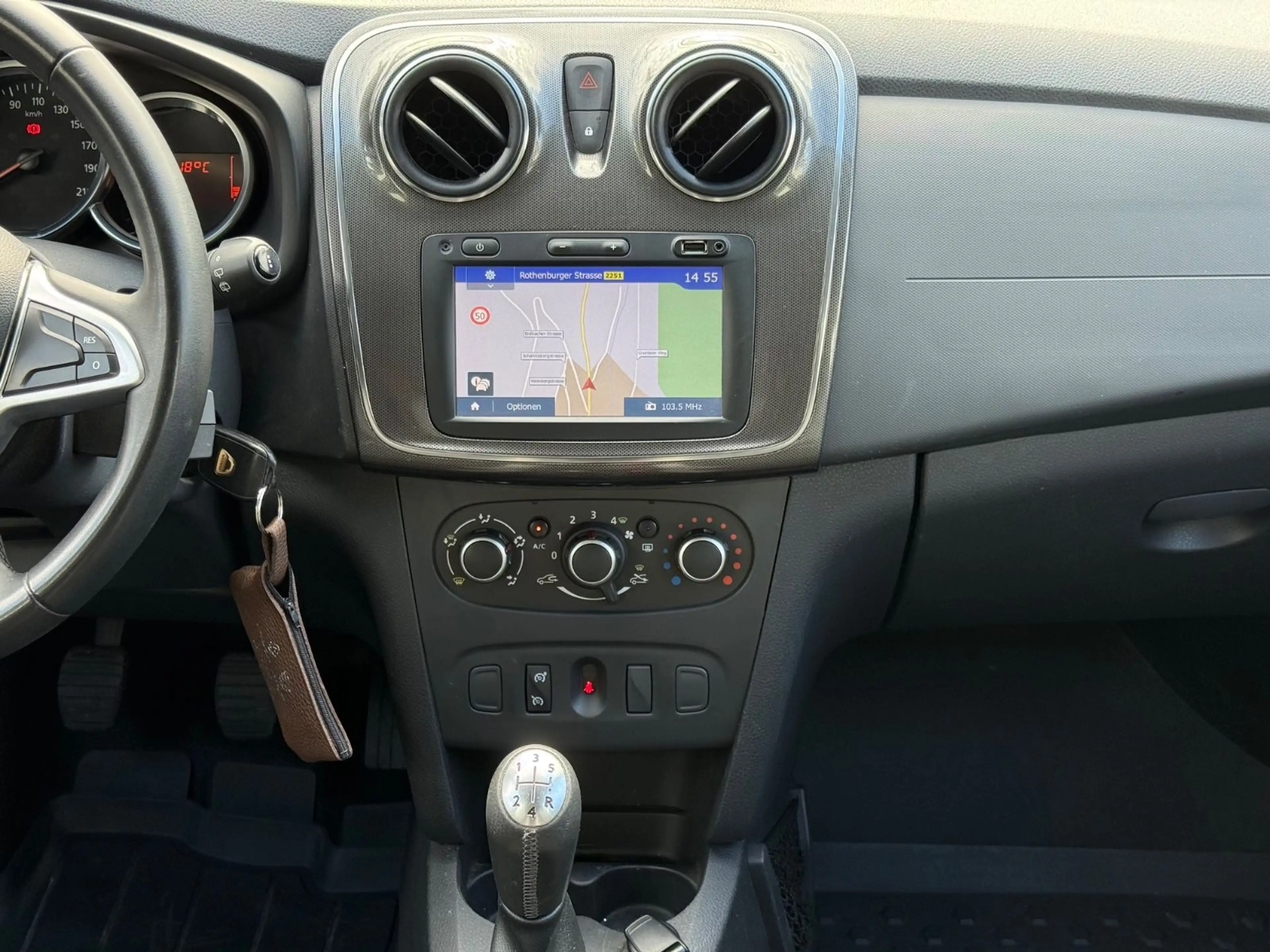 Dacia Logan MCV II Kombi Stepway Navi Klima RFK Tempo — photo 11