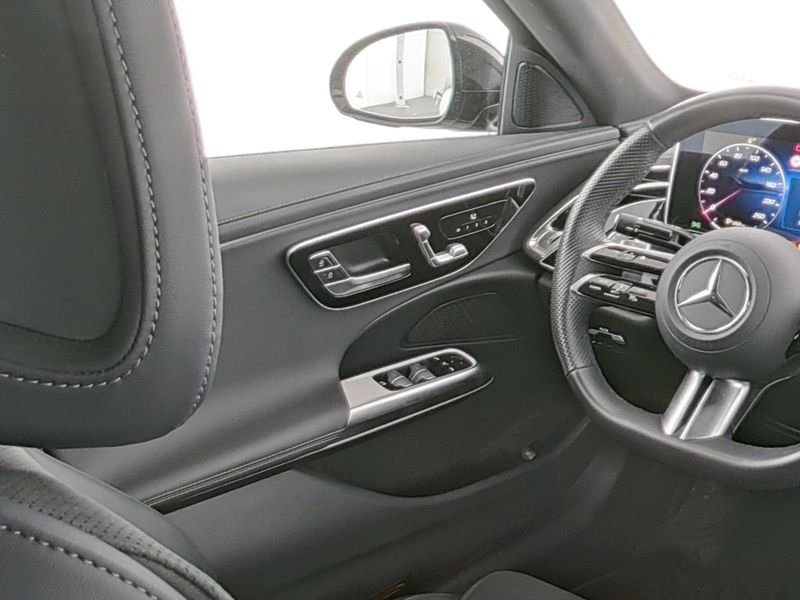 Mercedes-Benz E 220 d AMG*SUPERSCREEN*PANO*20"ZOLL*DISTRONIC* — photo 6