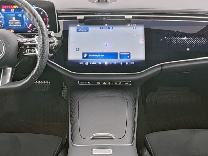 Mercedes-Benz E 220 d AMG*SUPERSCREEN*PANO*20"ZOLL*DISTRONIC* — photo 8