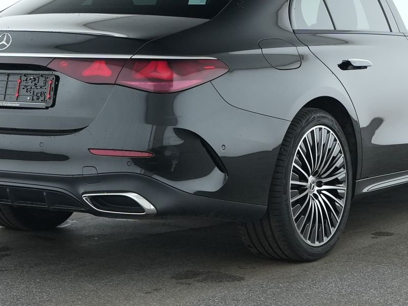 Mercedes-Benz E 220 d AMG*SUPERSCREEN*PANO*20"ZOLL*DISTRONIC* — photo 4
