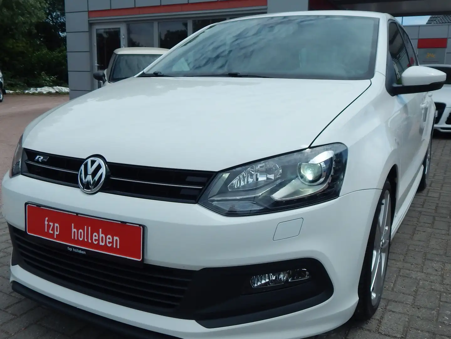 Volkswagen Polo Highline R-LINE AUS ERSTER HAND! NAVI LEDS XENON Weiß - 1