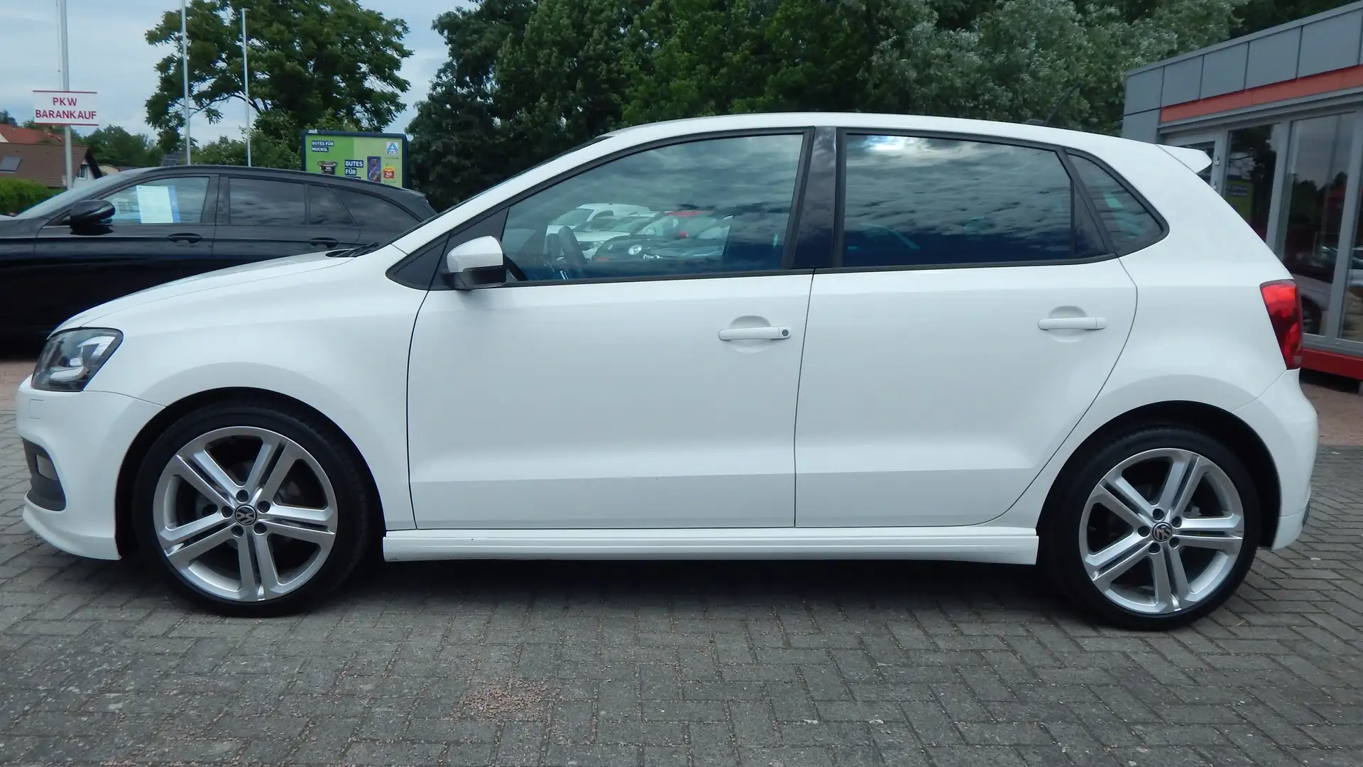 Volkswagen Polo Highline R-LINE AUS ERSTER HAND! NAVI LEDS XENON Weiß - 2