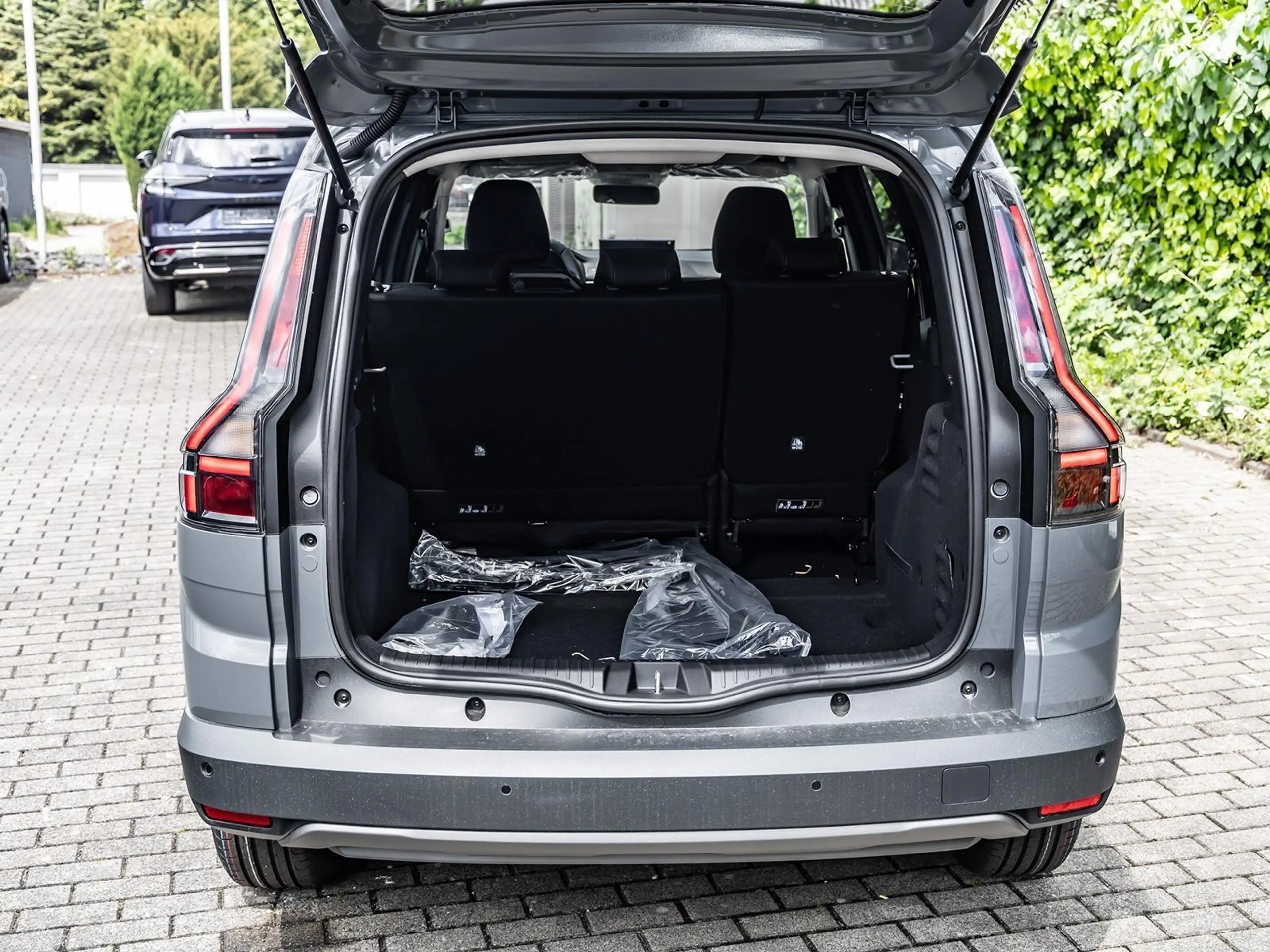 Dacia Jogger Extreme hybrid 155 NAVI SHZ PDC KLIMA BT ZV — photo 8