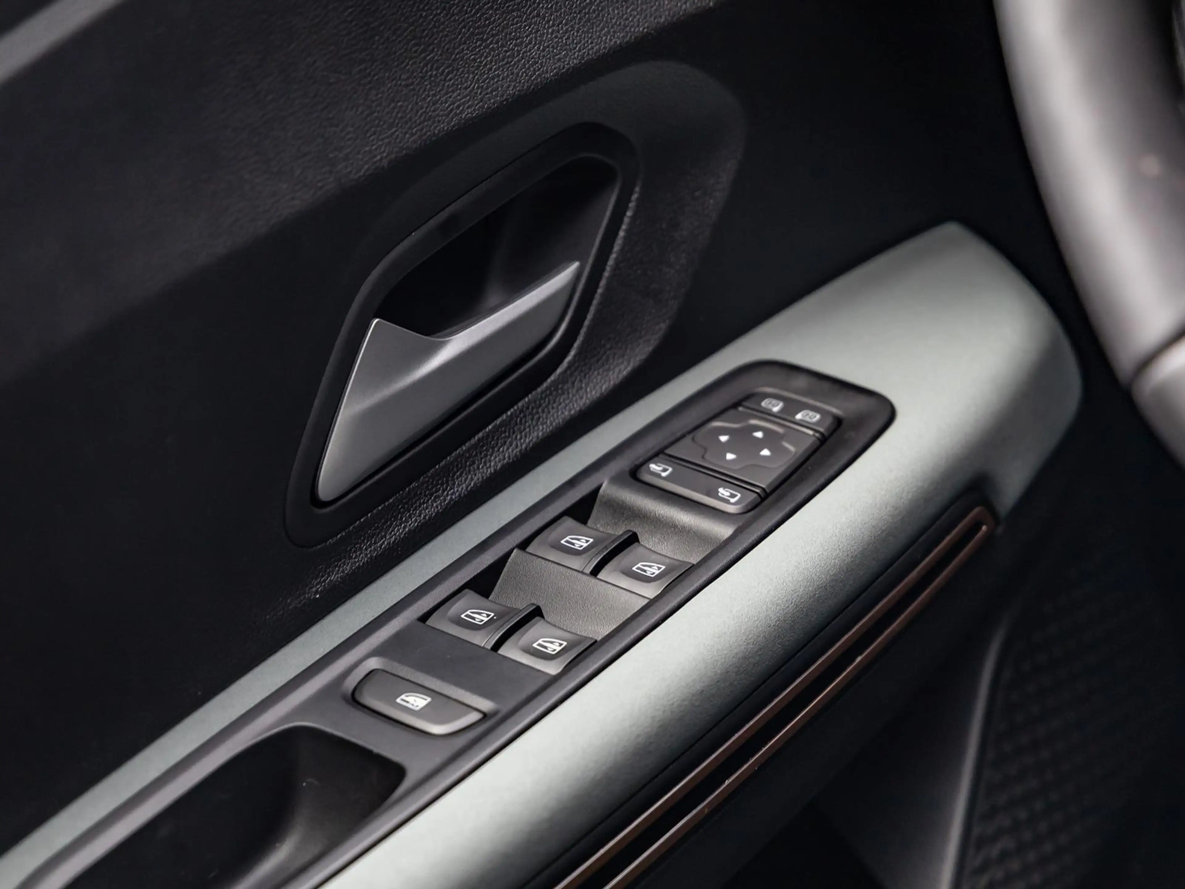 Dacia Jogger Extreme hybrid 155 NAVI SHZ PDC KLIMA BT ZV — photo 9