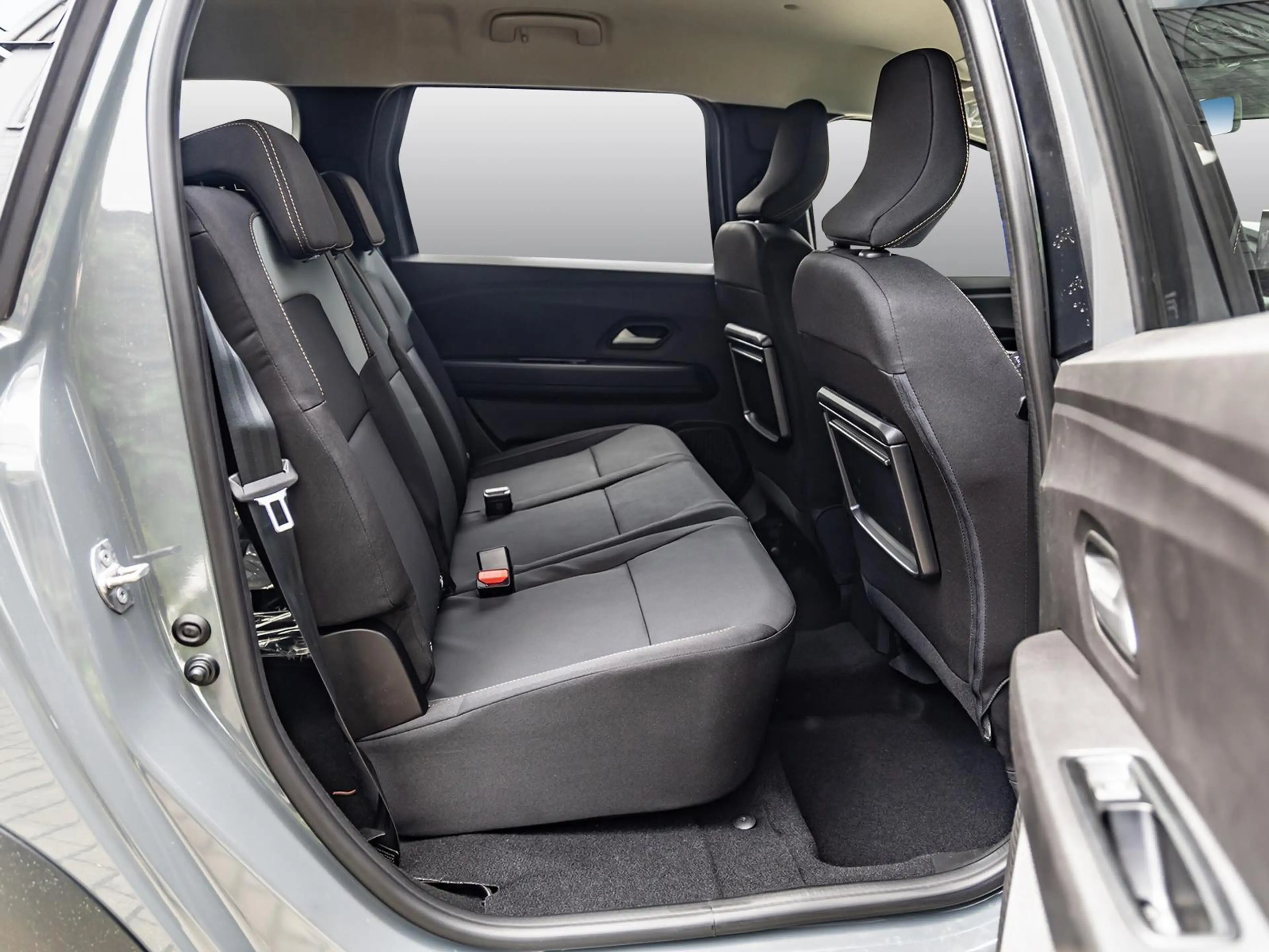 Dacia Jogger Extreme hybrid 155 NAVI SHZ PDC KLIMA BT ZV — photo 6