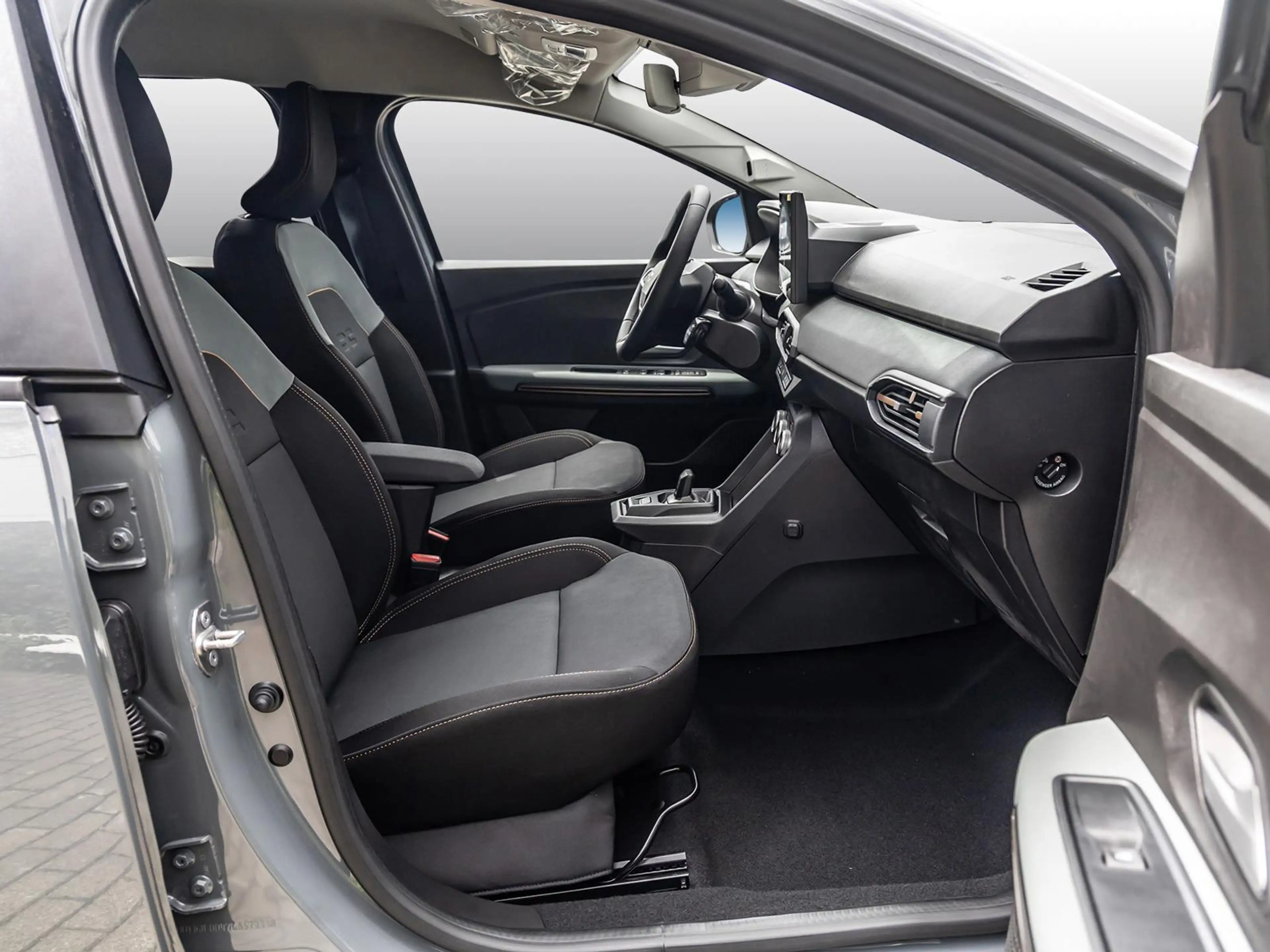 Dacia Jogger Extreme hybrid 155 NAVI SHZ PDC KLIMA BT ZV — photo 5