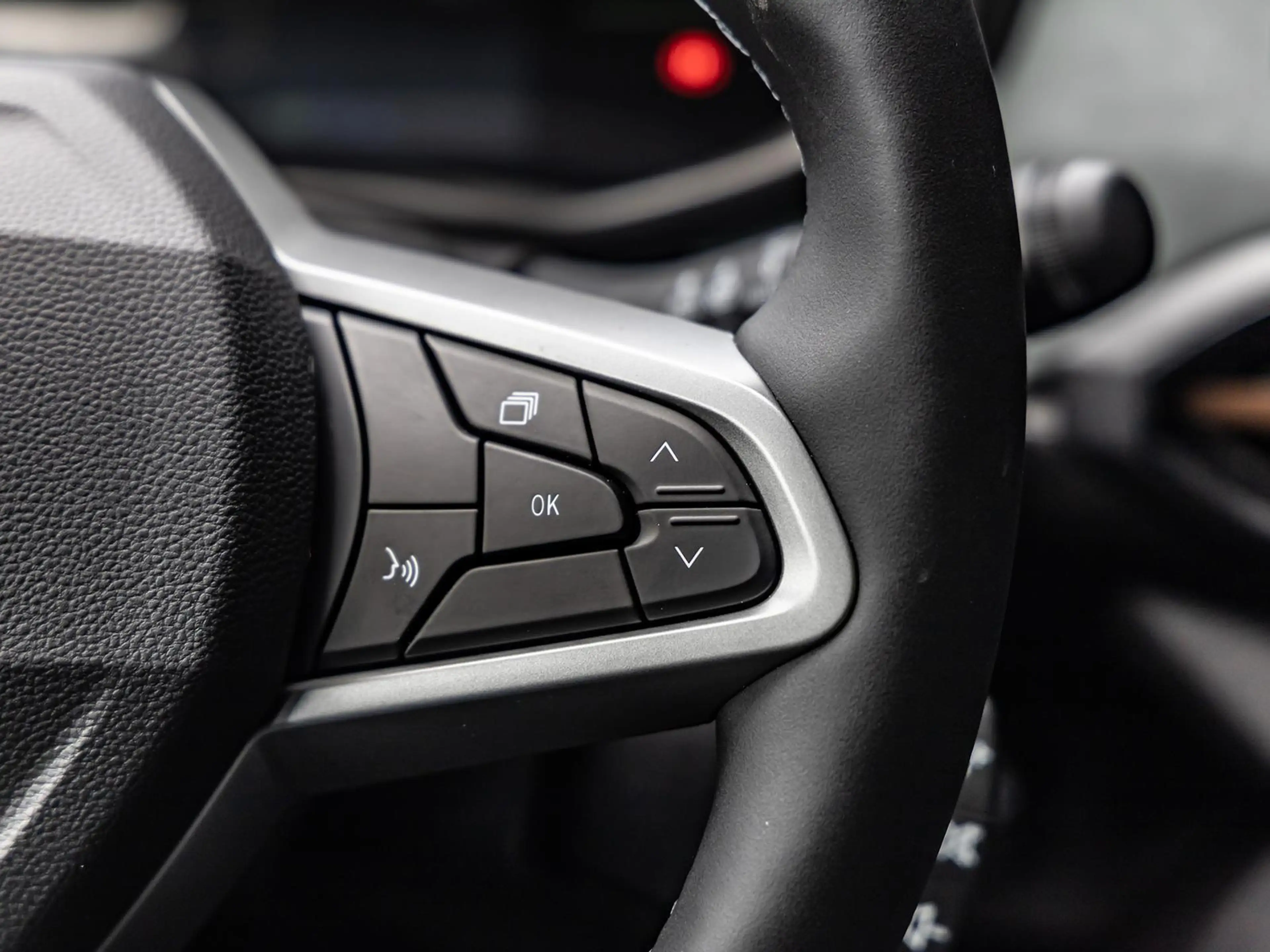 Dacia Jogger Extreme hybrid 155 NAVI SHZ PDC KLIMA BT ZV — photo 11