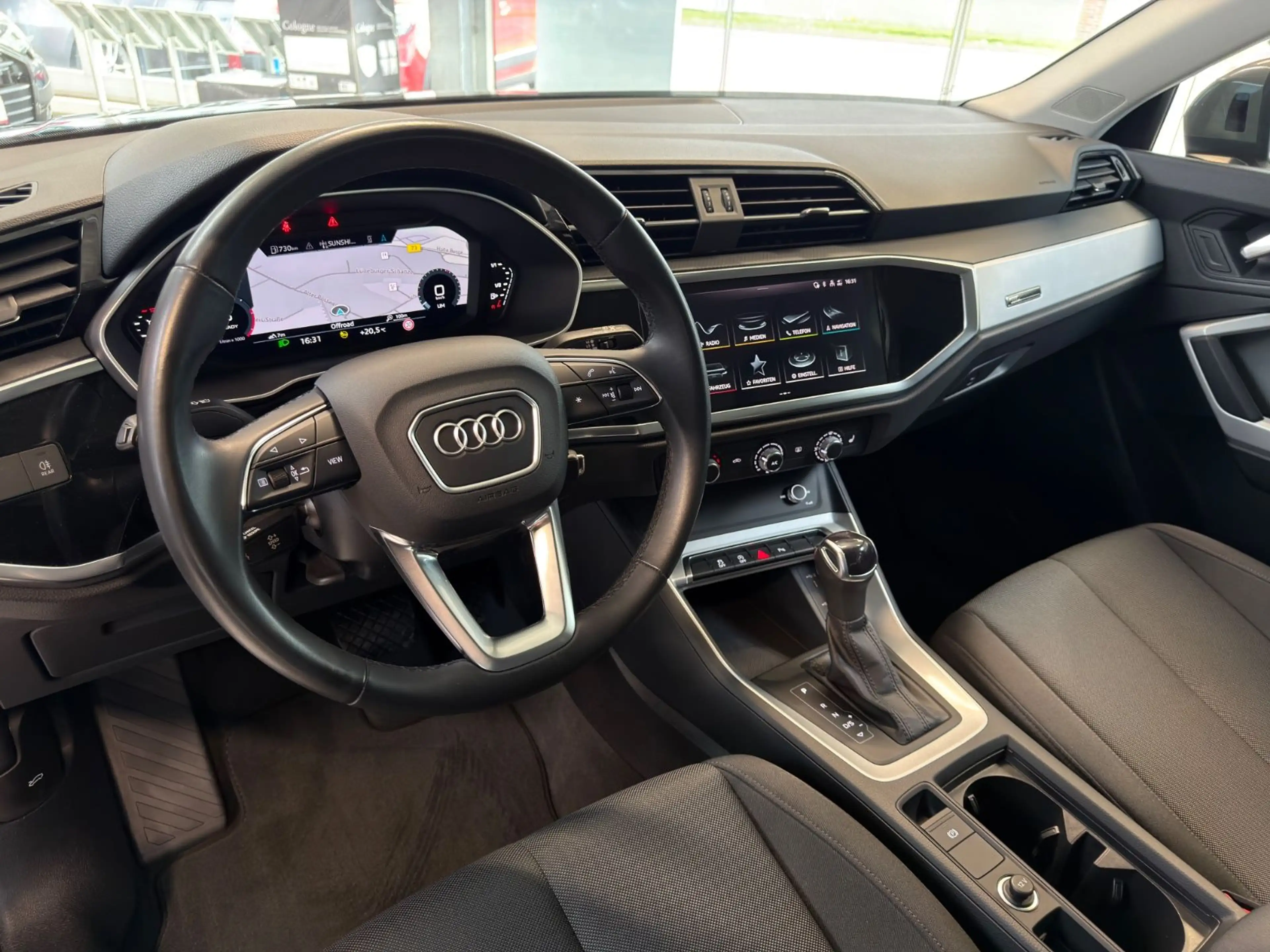 Audi Q3 35 TDI S-tronic | Virtual | 1Hd | Spur | PDC — photo 15