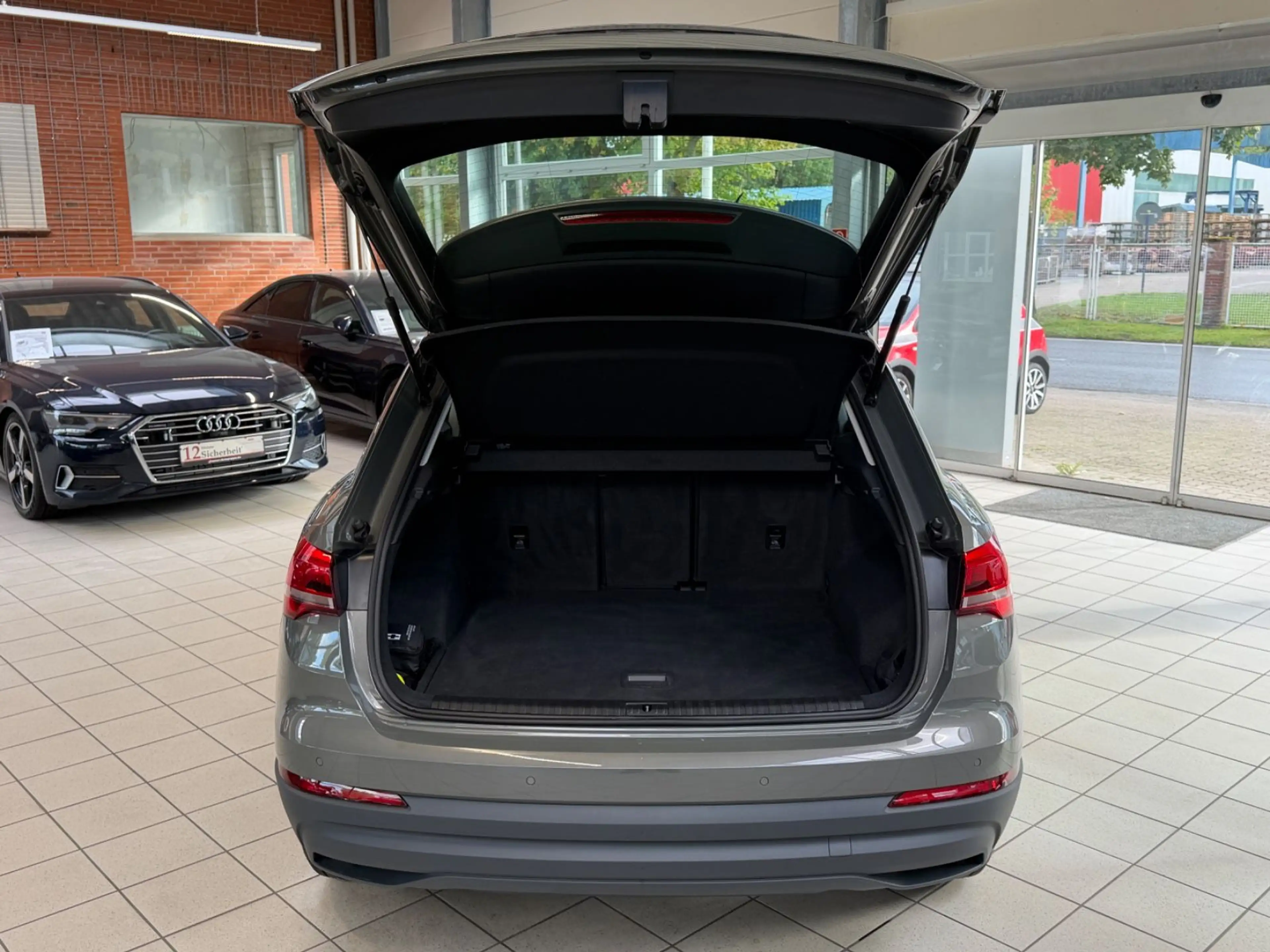 Audi Q3 35 TDI S-tronic | Virtual | 1Hd | Spur | PDC — photo 6