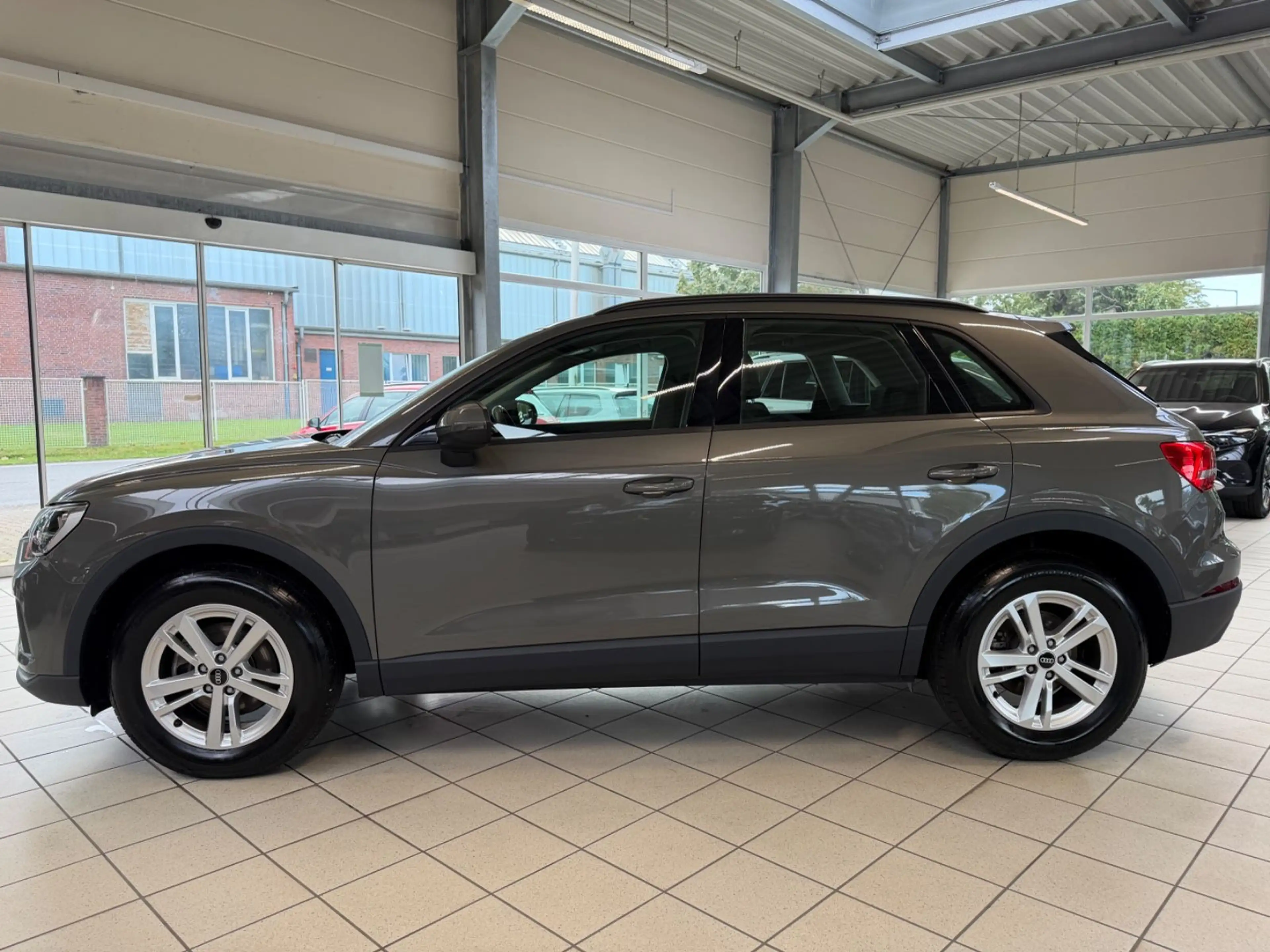 Audi Q3 35 TDI S-tronic | Virtual | 1Hd | Spur | PDC — photo 3