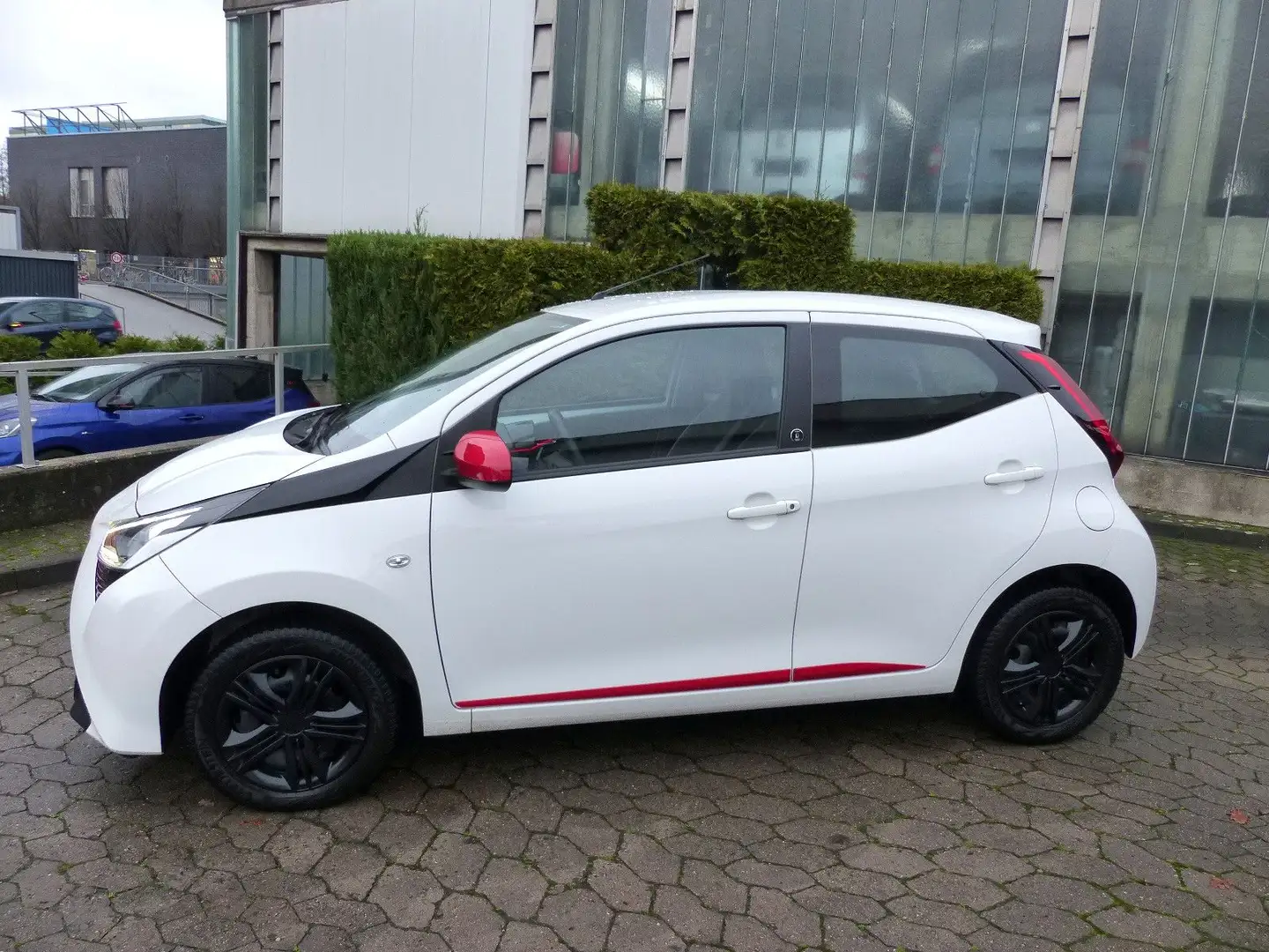 Toyota AYGO x-play Team D Automatik/Kamera/Bluetooth Alb - 2