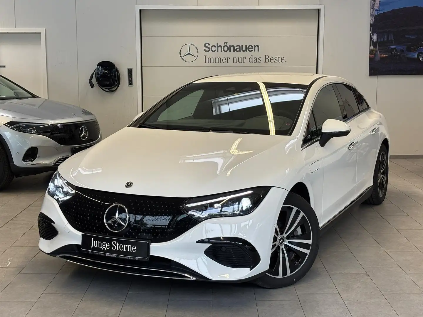 Mercedes-Benz EQE 350 HYPER+NAPPA+SITZKLIMA+TV+AHK+DIGITAL+HAL Weiß - 1