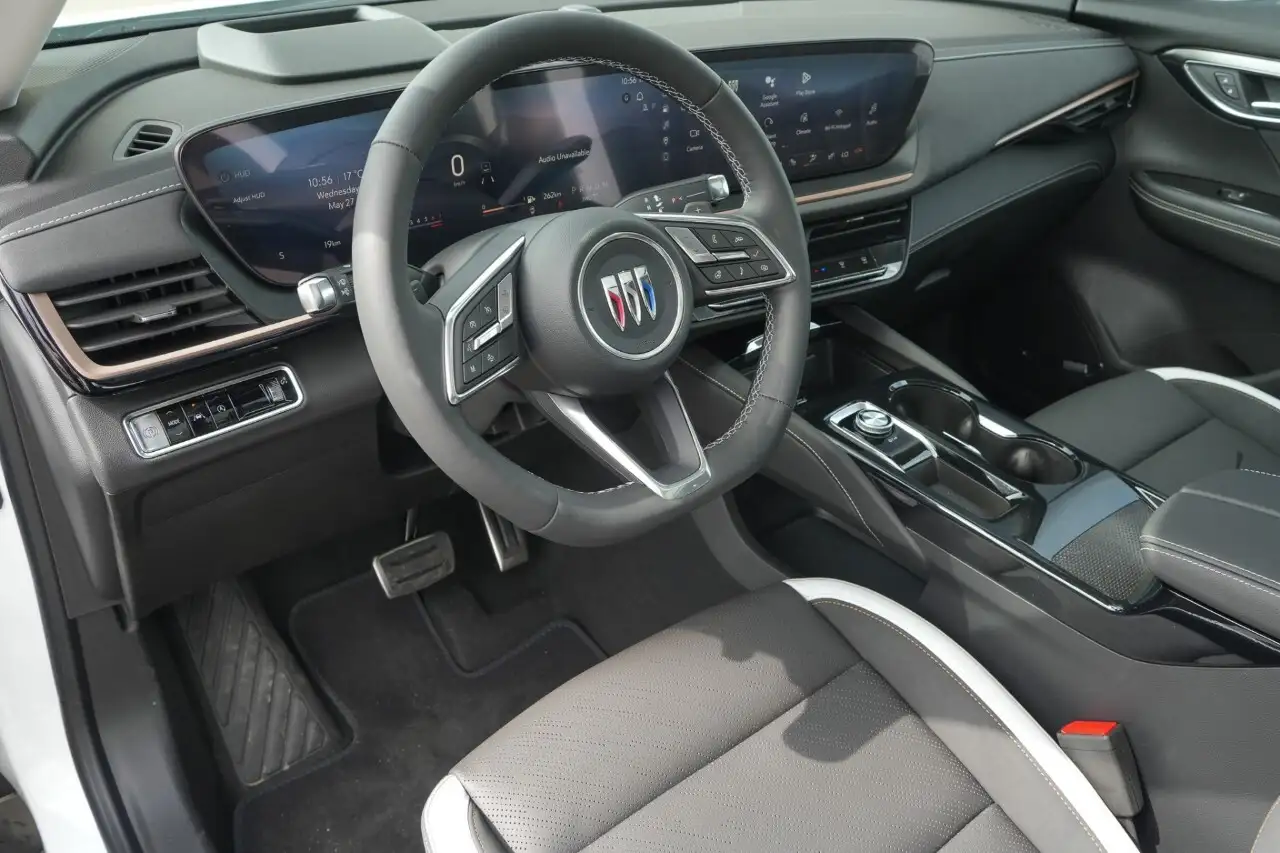 Buick Envision photo Buick Envision