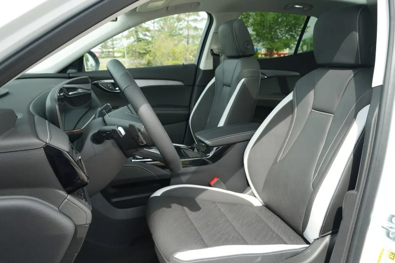 Buick Envision photo Buick Envision
