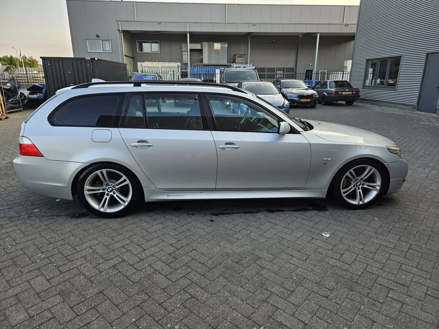 BMW 530 530d M-sport Grijs - 2