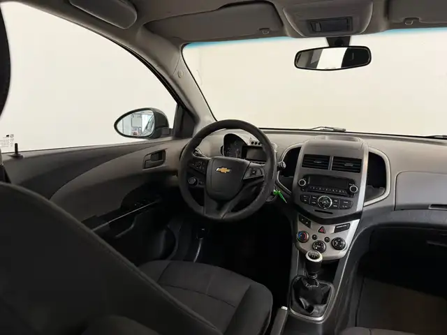Chevrolet Aveo view 4