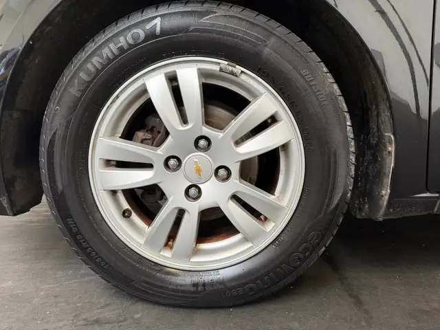 Chevrolet Aveo view 21