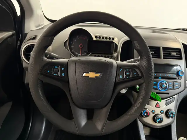 Chevrolet Aveo view 9