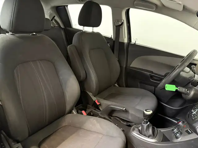 Chevrolet Aveo view 5