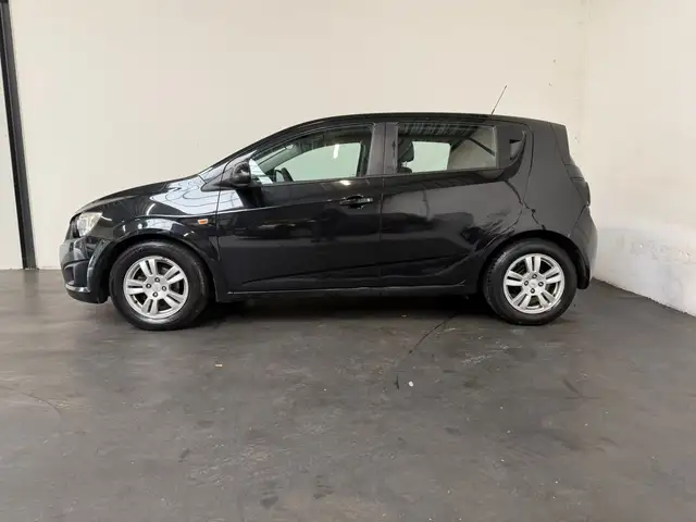Chevrolet Aveo view 20