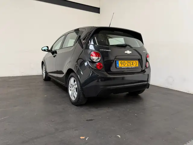 Chevrolet Aveo view 18