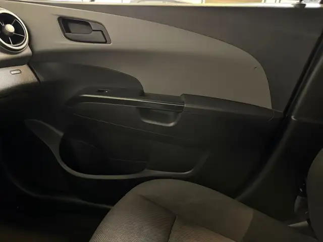 Chevrolet Aveo view 15