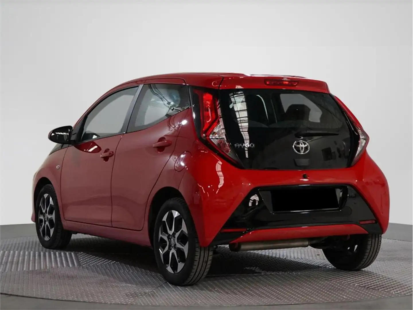 Toyota Aygo 70 x-play - 2