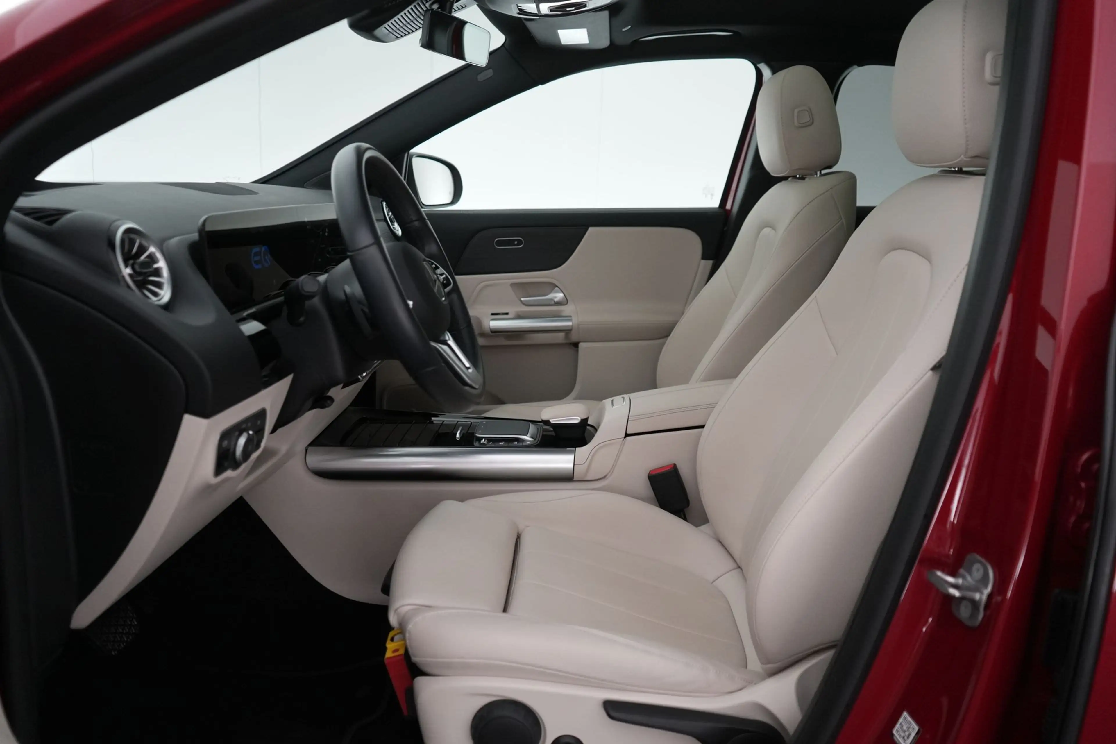 Mercedes-Benz EQA 250 250+ Luxury Line Premium LEDER/CUIR Multibeam LED — photo 14
