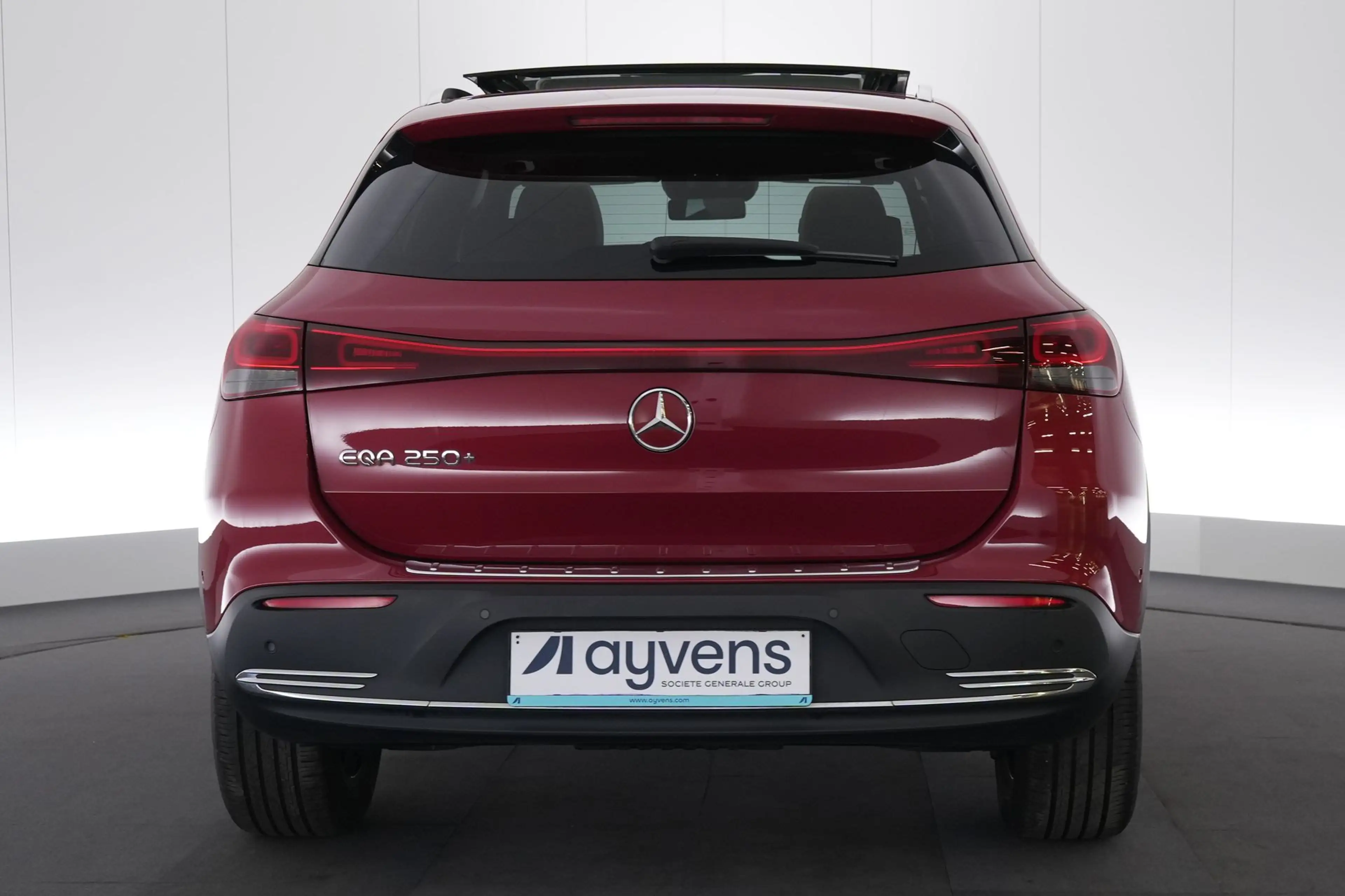 Mercedes-Benz EQA 250 250+ Luxury Line Premium LEDER/CUIR Multibeam LED — photo 6